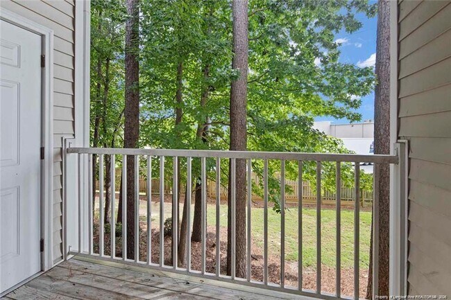 Building Photo - 635 Marshtree Ln