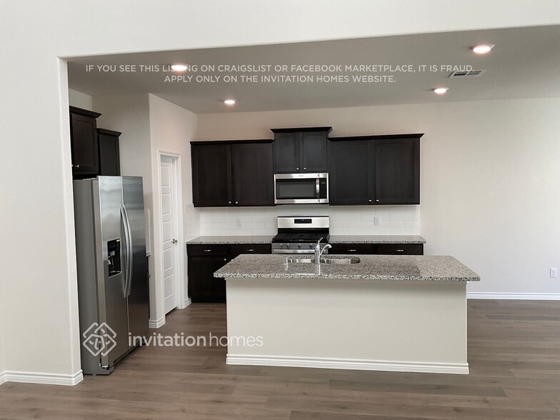 Building Photo - 7409 Mayplace Dr