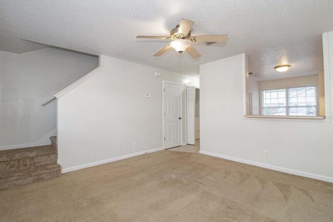 Building Photo - 299-E2 Raleigh Dr