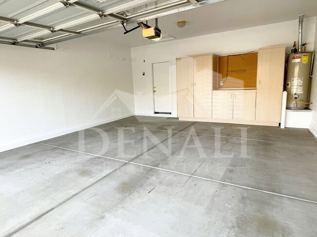 Building Photo - 8355 W Mary Ann Dr