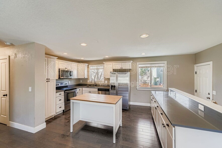 Building Photo - 8897 Estes St