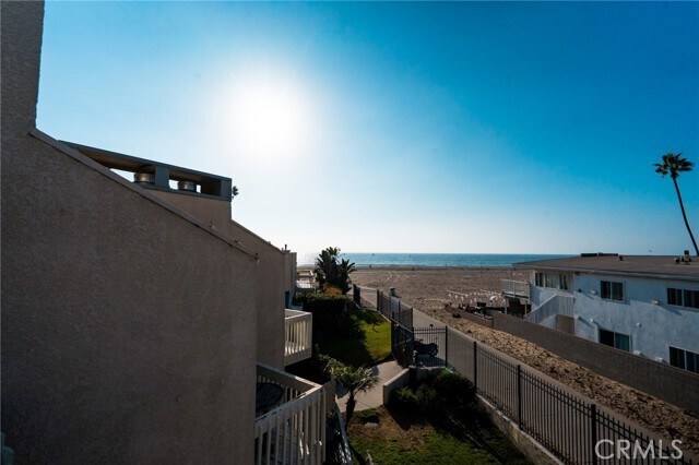 Building Photo - 7301 Vista Del Mar