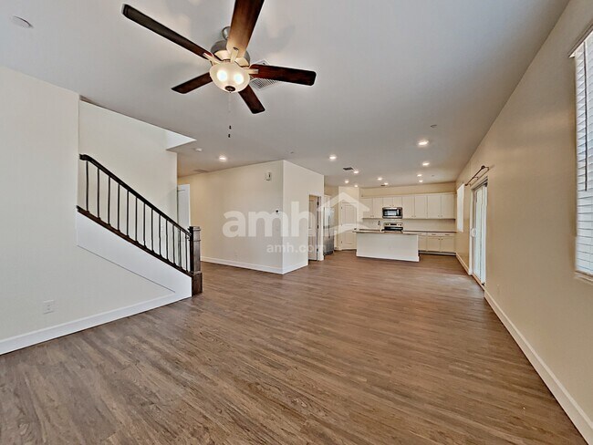 Building Photo - 12502 N 60th Ave