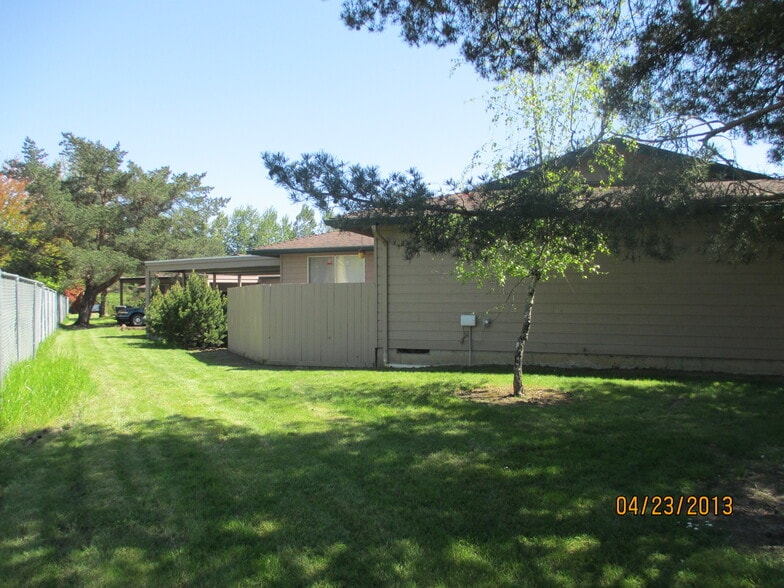 Building Photo - 3322 NE Lancaster St