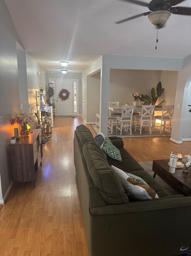 Building Photo - 113 Faybrook Dr