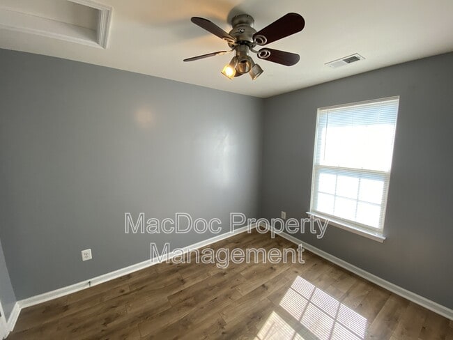 Building Photo - 302 Brenton Rd