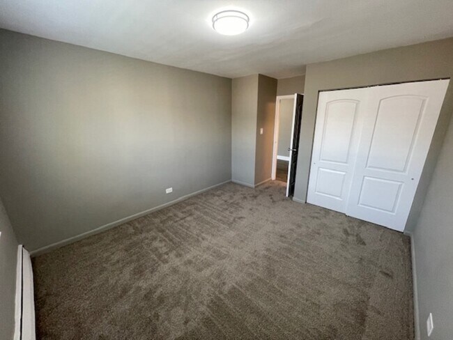 Building Photo - 15 N Dryden Pl