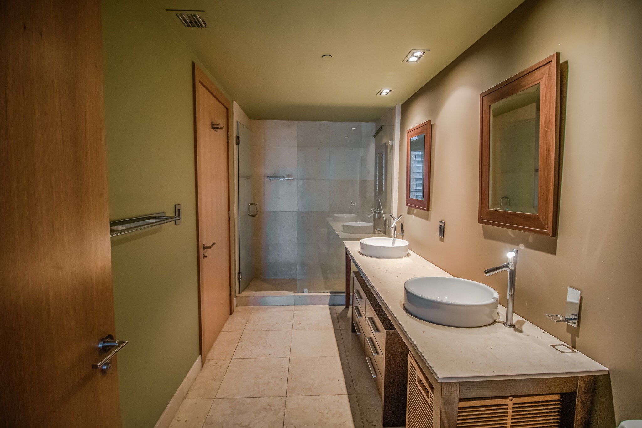 Building Photo - 475 Brickell Ave