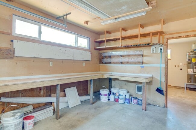 Building Photo - 634 N El Mirador St
