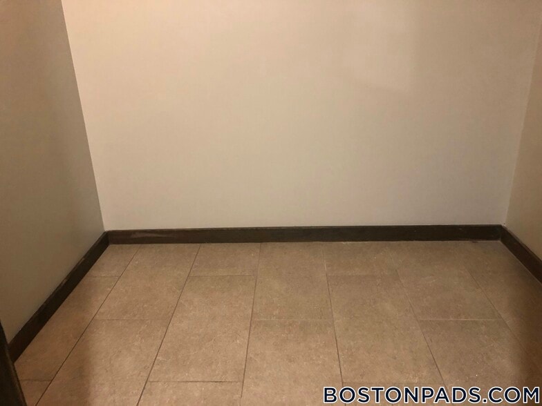 Building Photo - 46 Creighton St