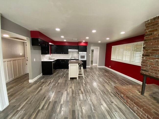 Building Photo - Coming Soon! Spacious 4-Bed, 2-Bath Country Home with Pool, Spa, and More!