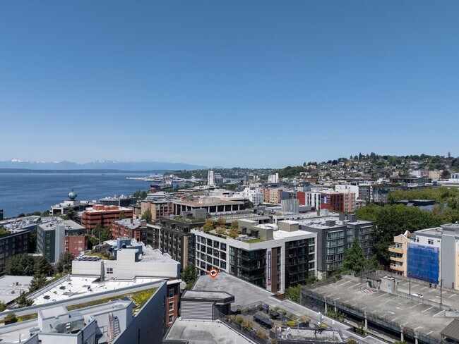 Building Photo - Matae Condominiums - Lower Queen Anne/Bell...