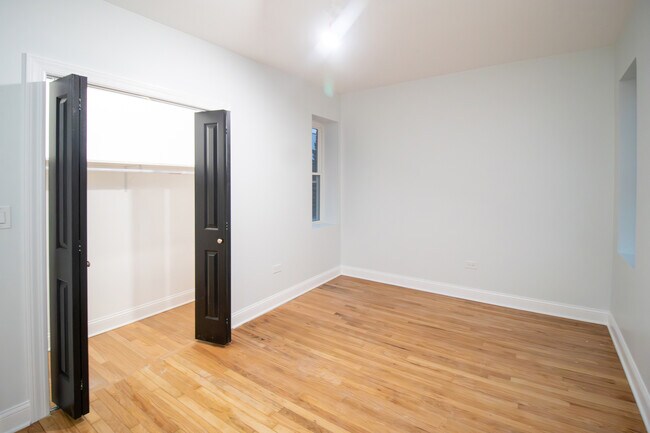 Building Photo - 651 E Groveland Park