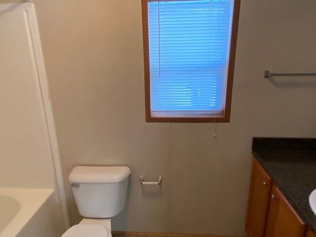 Building Photo - 3bd/2ba Renovated