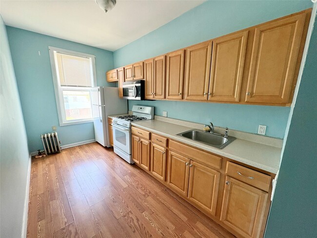 Primary Photo - 967 McLean Ave