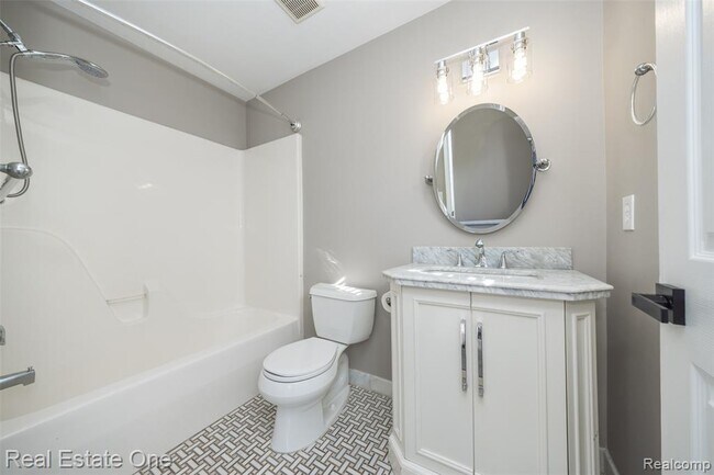 Building Photo - 1285 16th St