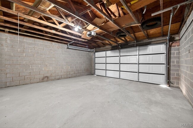 Building Photo - 264 Braeshire Dr