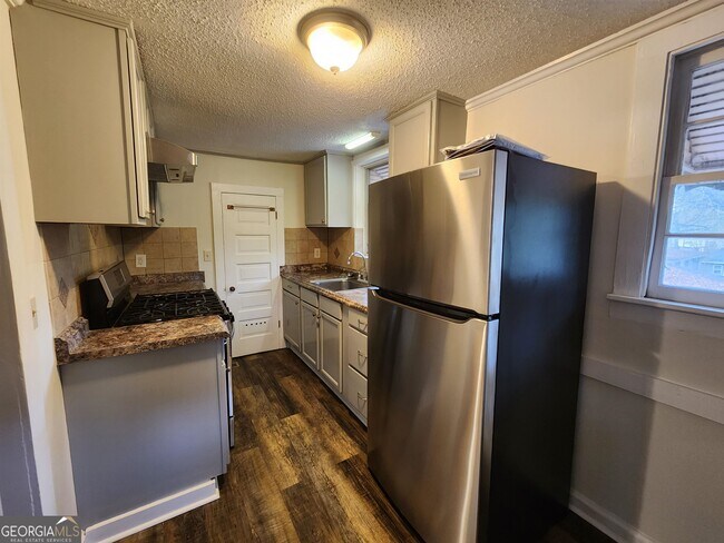 Building Photo - 2269 Camille Dr