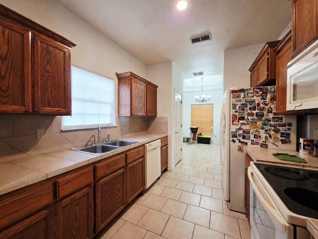Building Photo - 10126 Truchas Rd