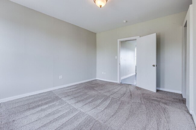 Building Photo - Available August - Check out this beautiful 2 bedroom w/ city views!