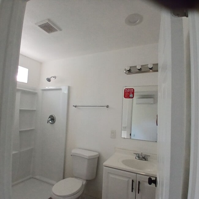 Building Photo - Oakpark Detached ADU