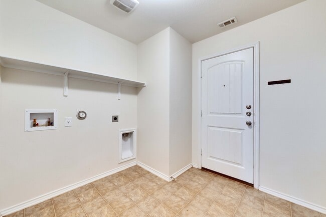 Building Photo - 9004 Bird Brook Ln