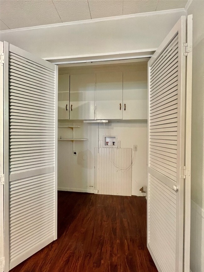 Building Photo - 1112 Southampton Dr