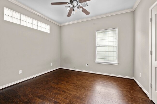 Building Photo - 5405 Kansas St