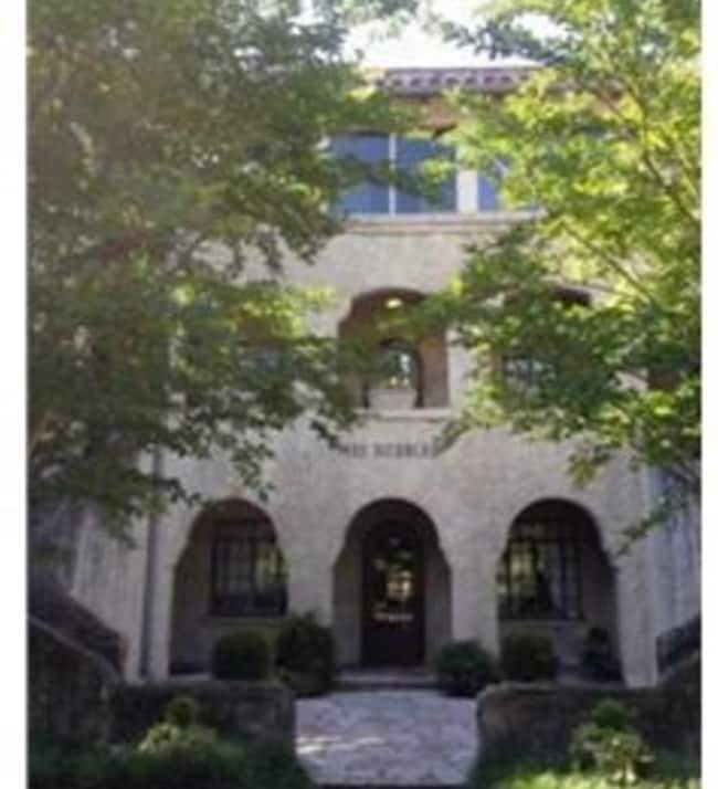 Building Photo - Knoxville 37919 - Rare opportunity to rent a historic European-style Condo with 2 bedrooms and 2 ...
