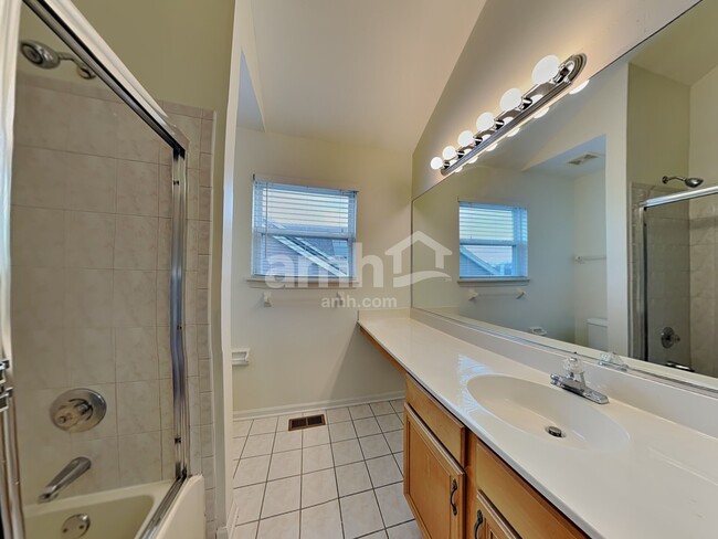 Building Photo - 2588 N Mallard Ln