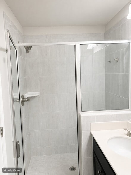 Building Photo - 3693 Acorn Dr