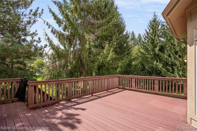Building Photo - 47611 Manorwood Dr