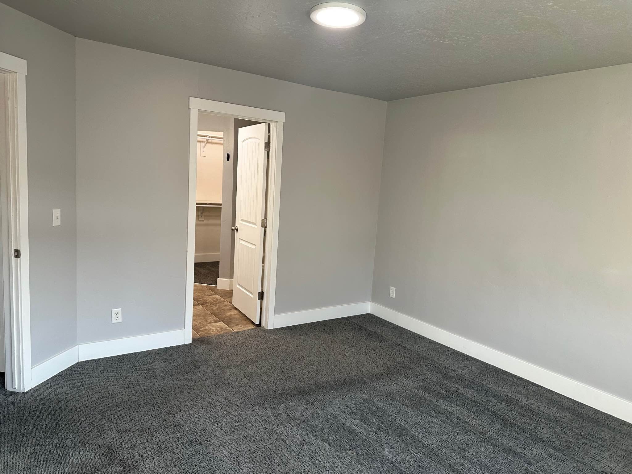 Building Photo - 520 W 1570 N