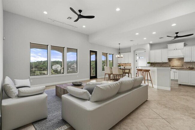 Building Photo - 17813 Kingfisher Ridge Dr