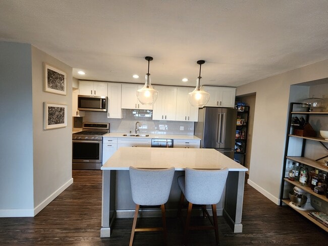 Kitchen - 3950 N Lake Shore Dr