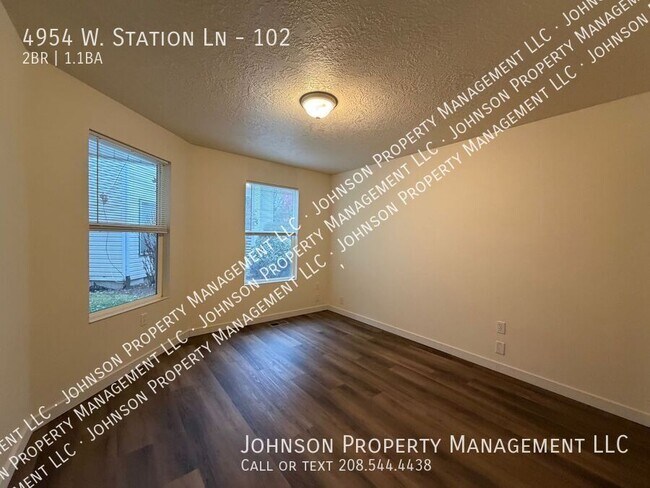 Building Photo - 4954 W Station Ln