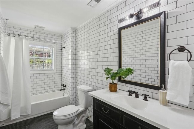 Building Photo - 1833 Flat Shoals Rd SE