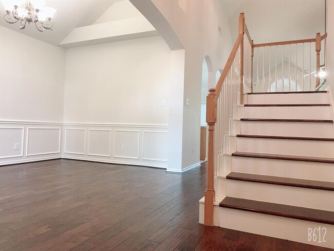Building Photo - 16422 Pinon Vista Dr