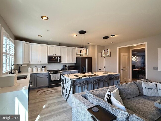 Building Photo - 7548 Morris St