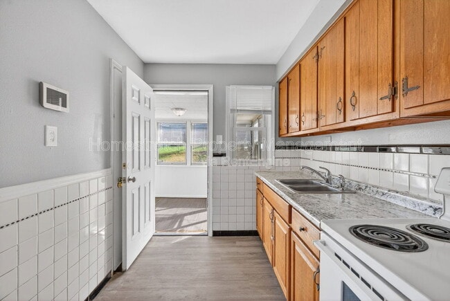 Building Photo - 1214 Forest Home Dr