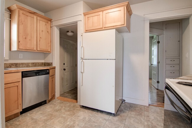 Building Photo - 2 Bedroom Nampa Home_Large Lot_Pet Friendly