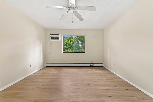 Building Photo - 147 Sylvan St