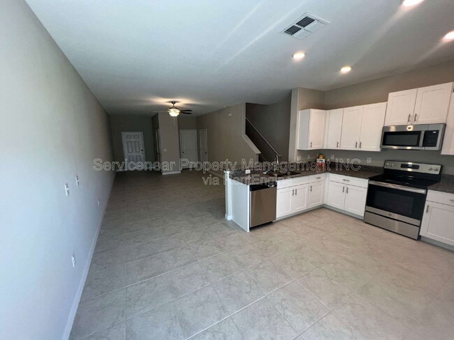 Building Photo - 9625 Pembrooke Pines Dr