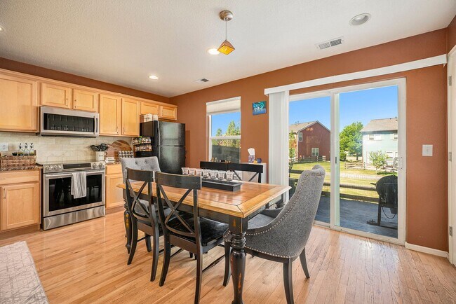 Building Photo - 2-Bedroom Townhome Near Downtown Erie