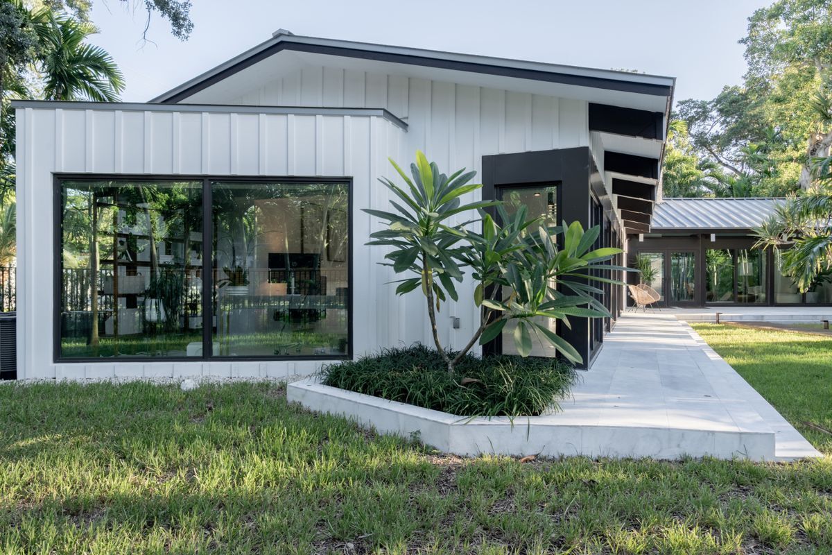 Building Photo - 6380 SW 69th St