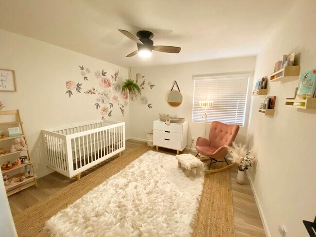 Building Photo - 6713 E Kelton Ln