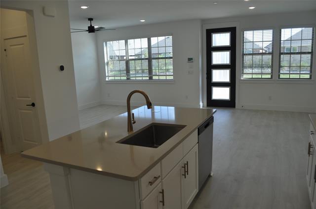 Building Photo - 2520 Red Tailed Hawk Ln