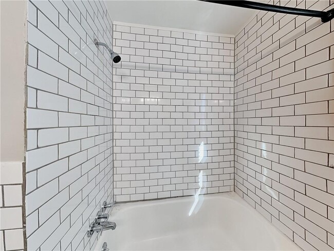 Building Photo - 1731 Braeburn Dr SE