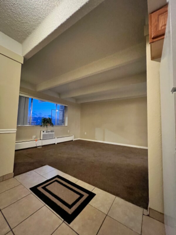 Building Photo - 800 W Belleview Ave