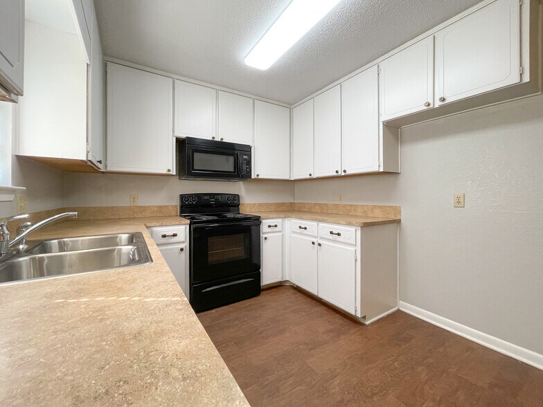 Building Photo - 3122 McFerrin Ave